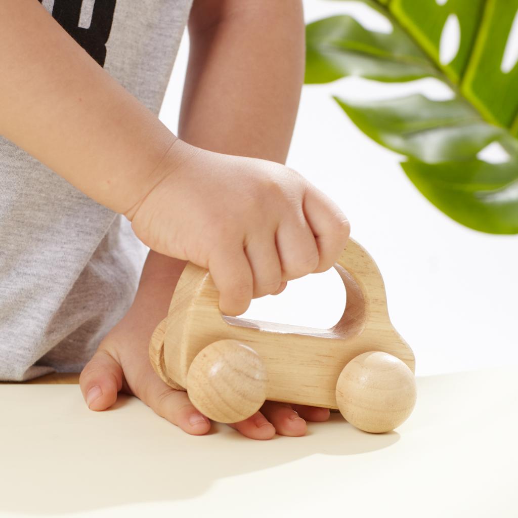 AWARIKIDS Spielzeug Set Mega Aufräumer Kind spielt Greifauto