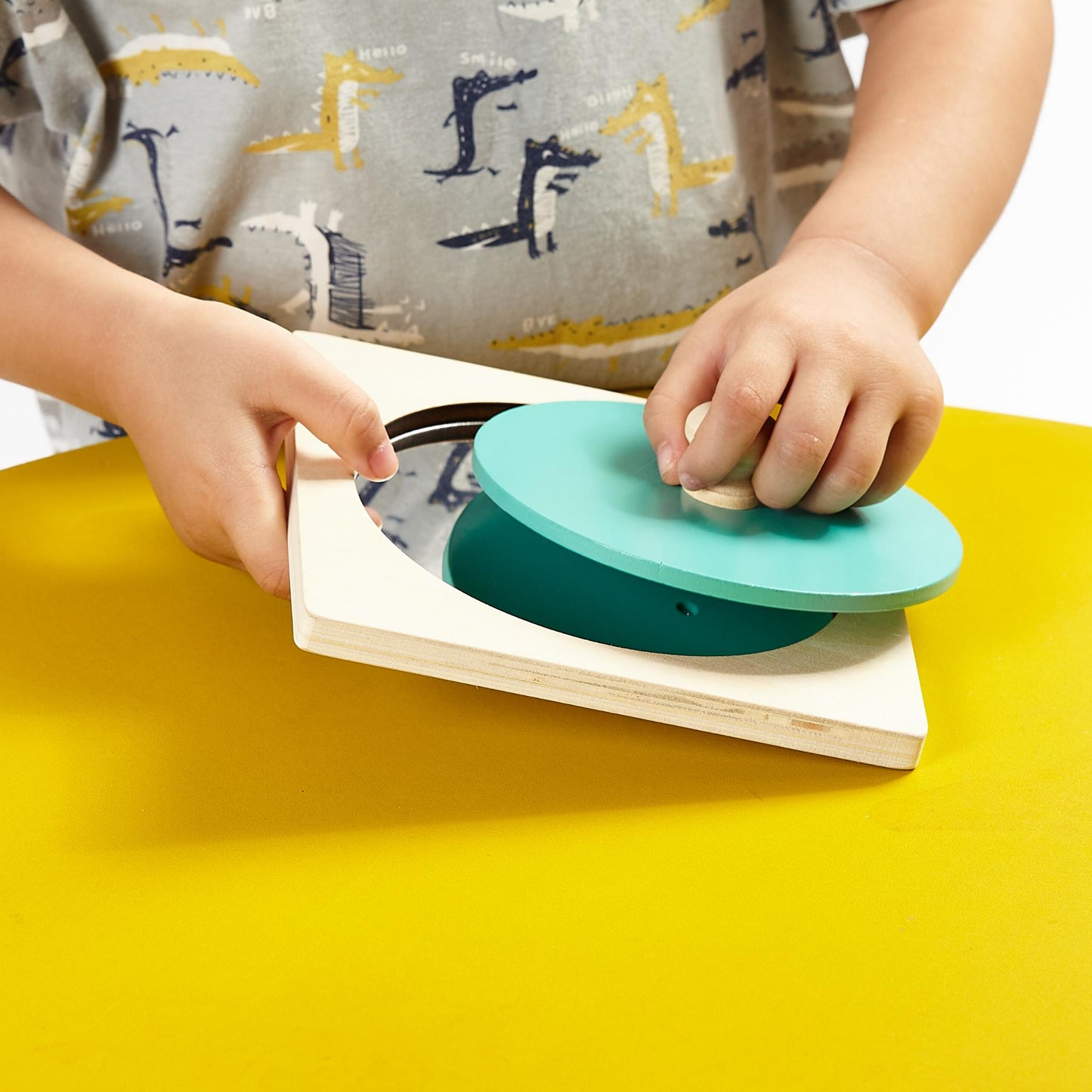 AWARIKIDS Spielzeug Set Mein Multitalent Kind spielt mit Steckpuzzle Spiegel