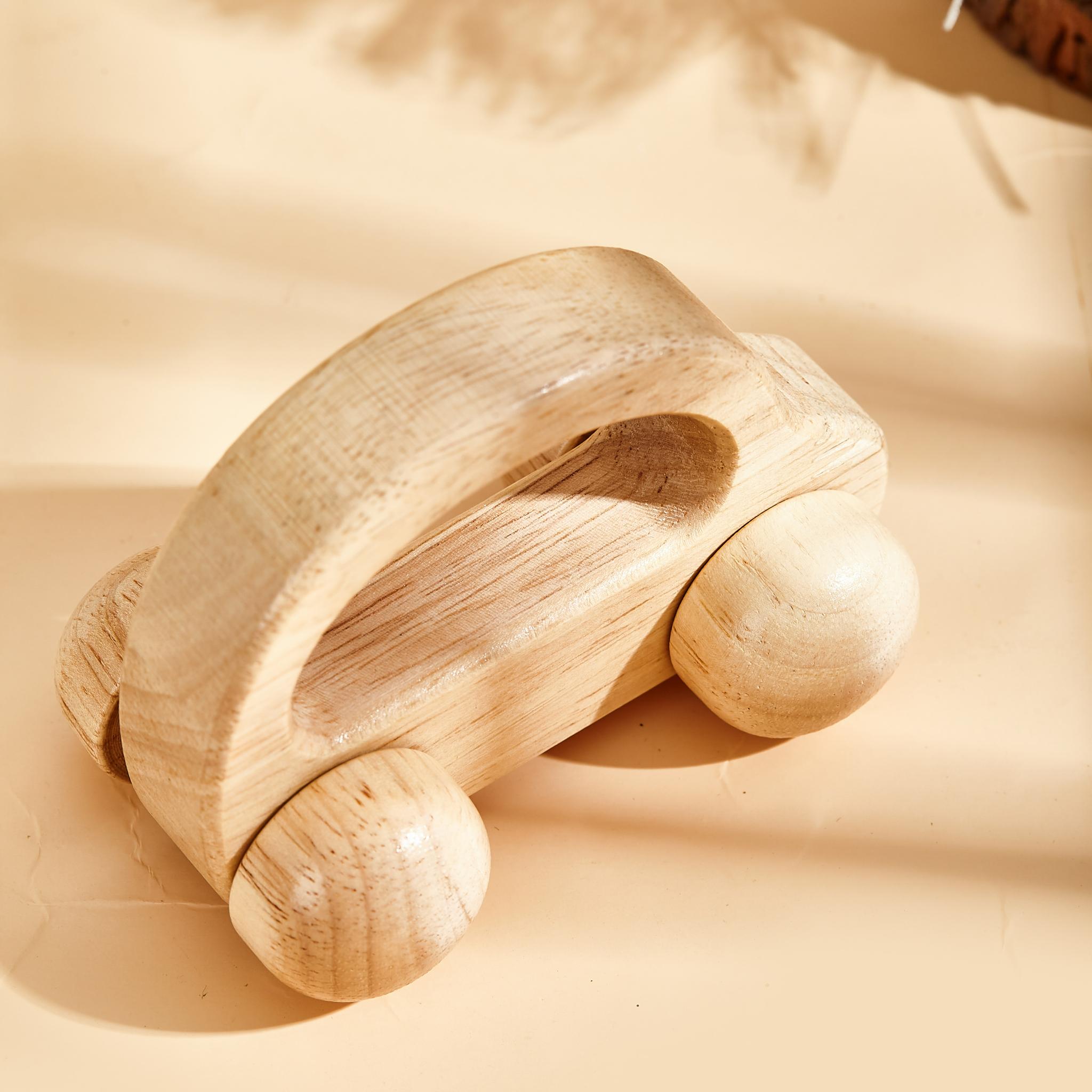 Wooden toy car with handle