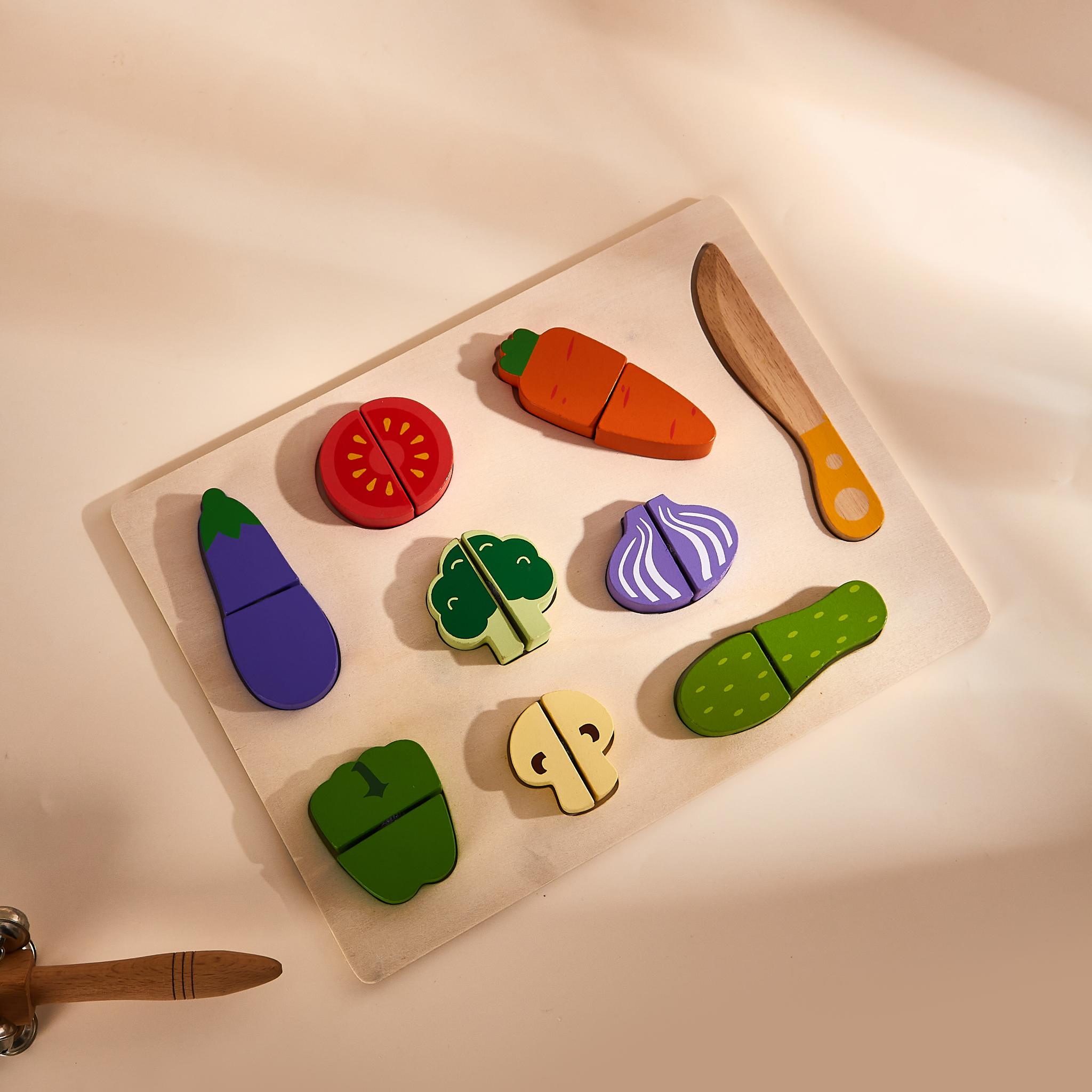 Wooden vegetable cutting set