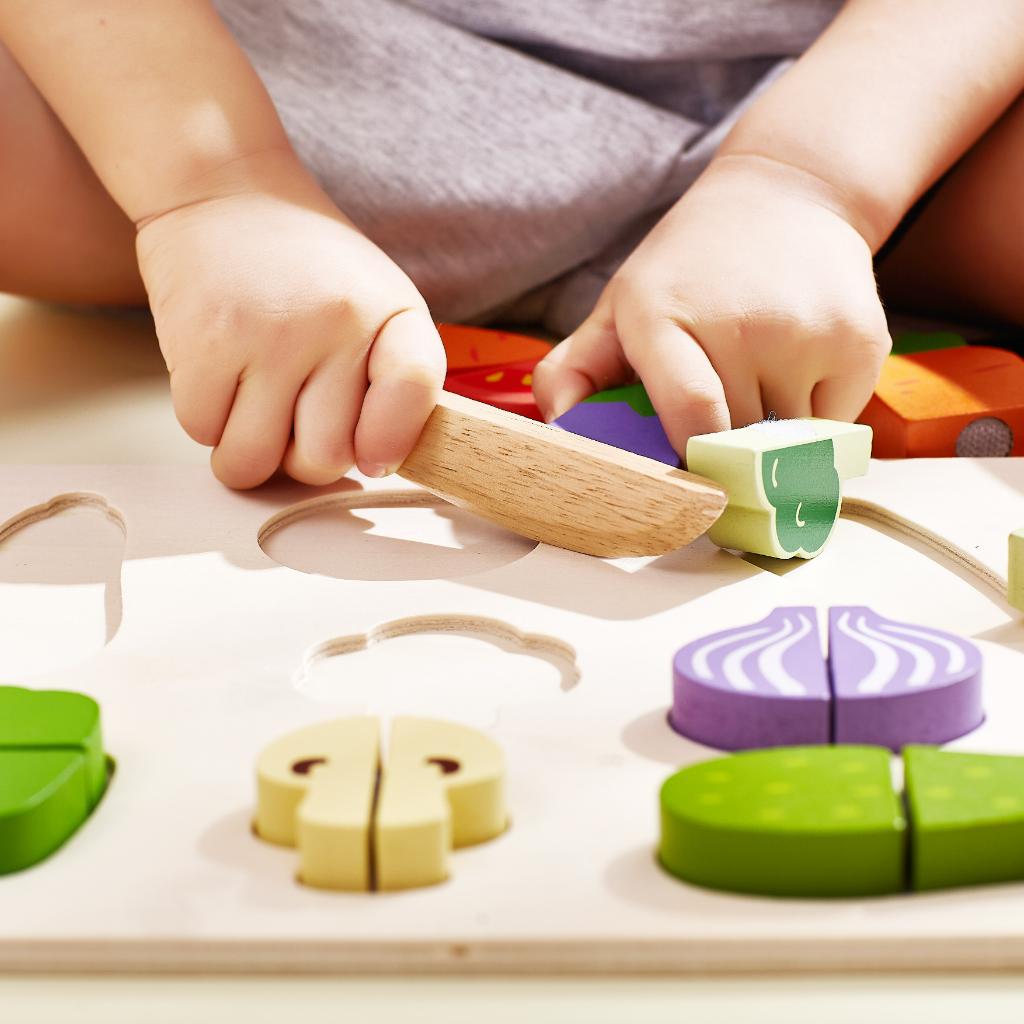 Wooden vegetable cutting set