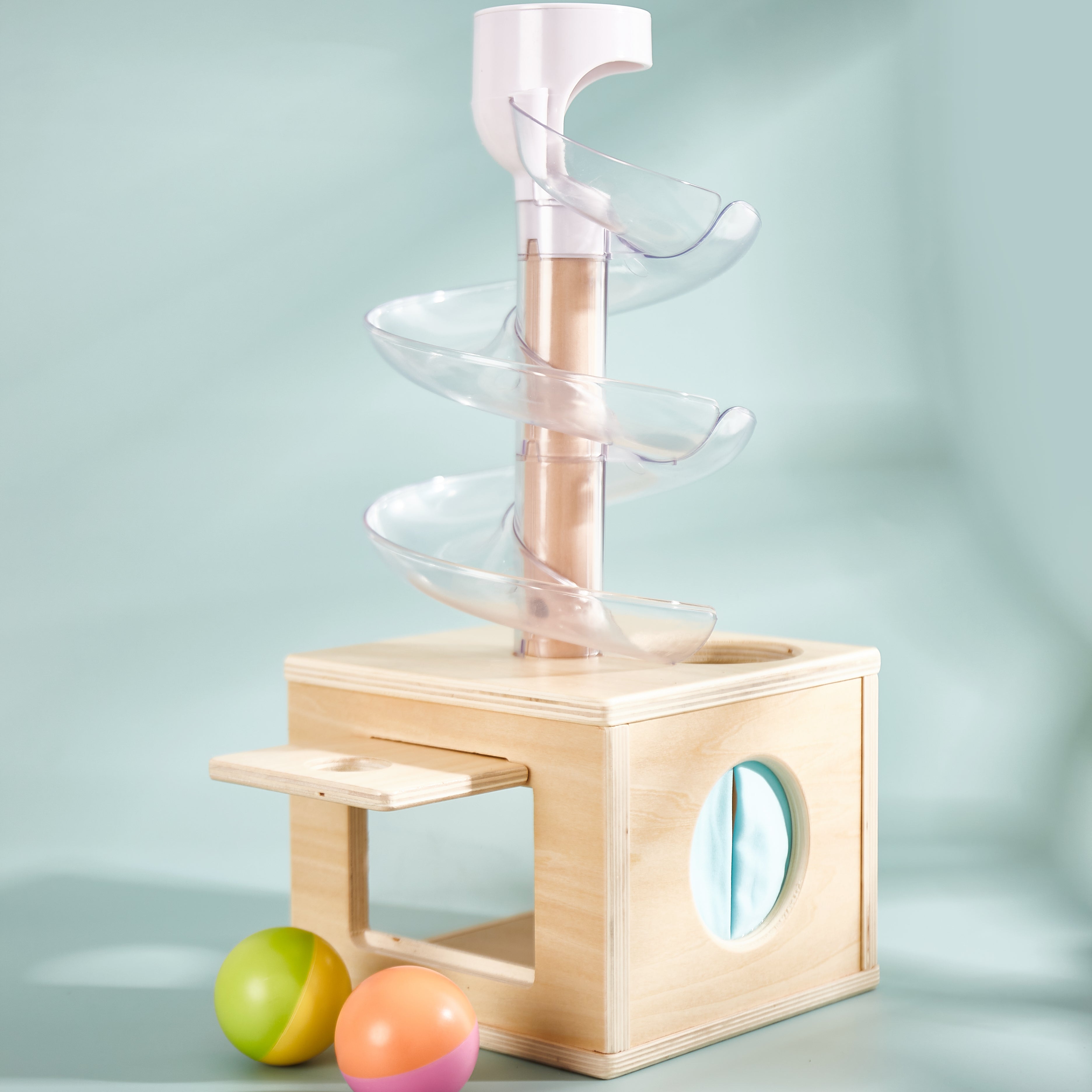 Object permanence ball track