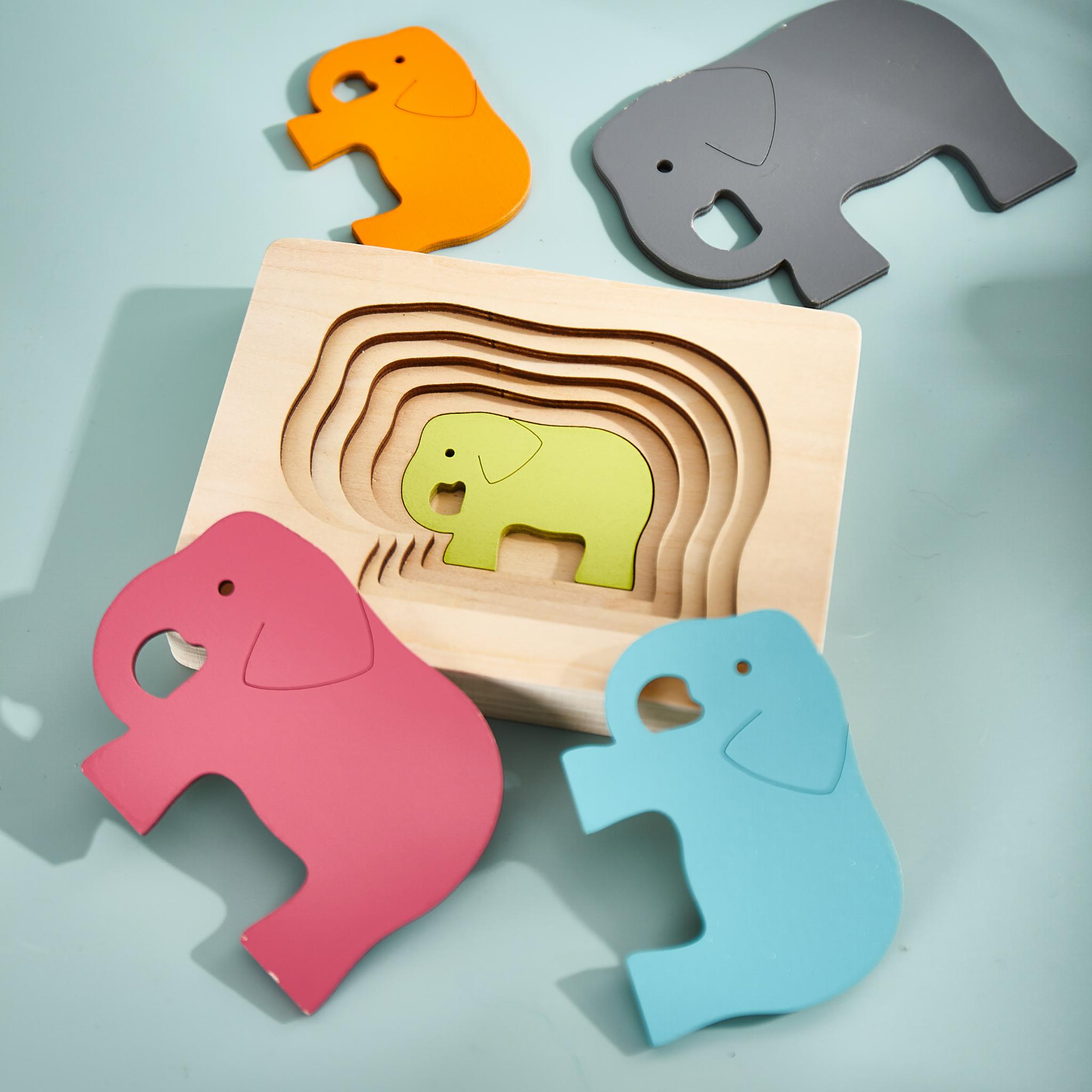 Layer puzzle the elephants