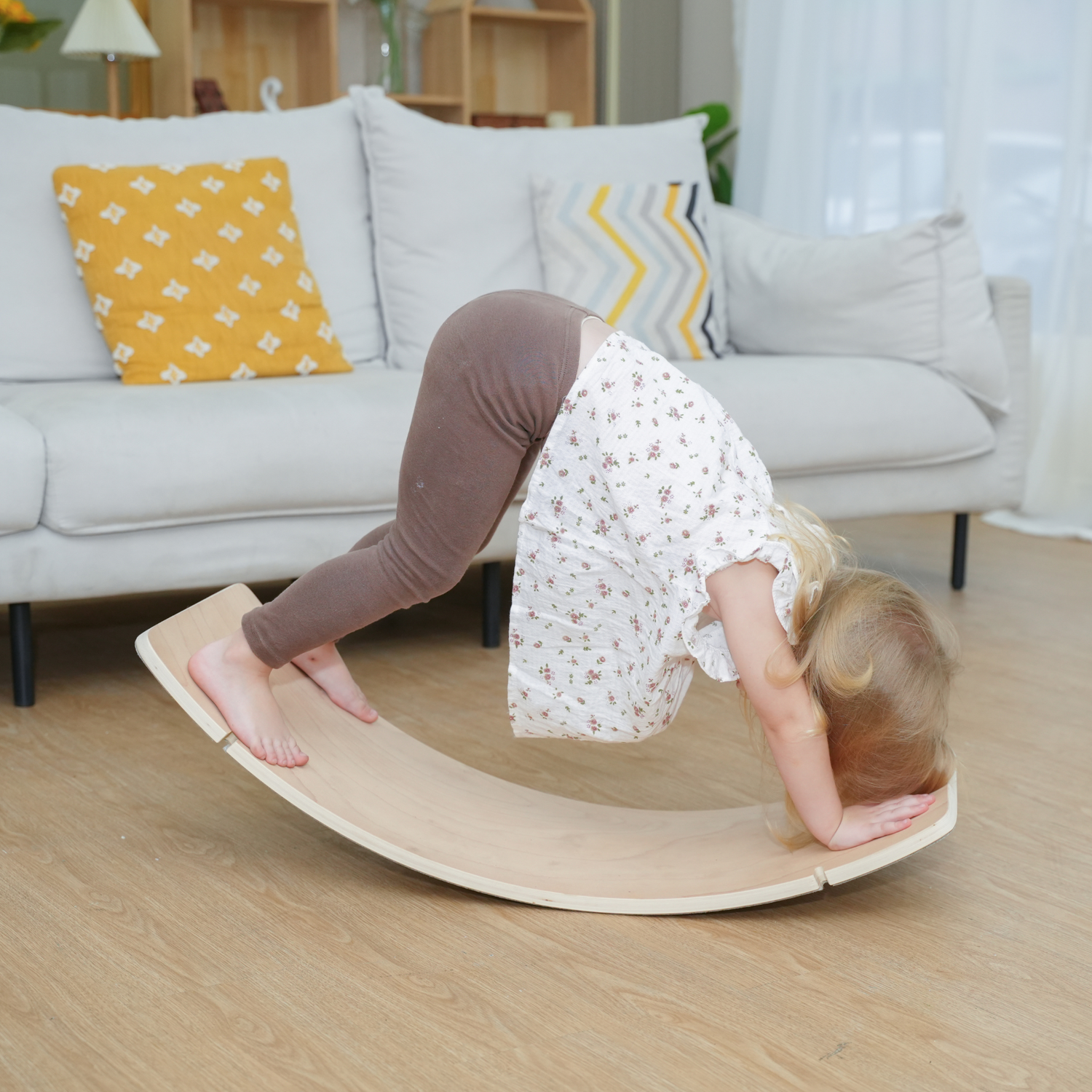 AWARIKIDS Balance Board Spielidee Kind spielt