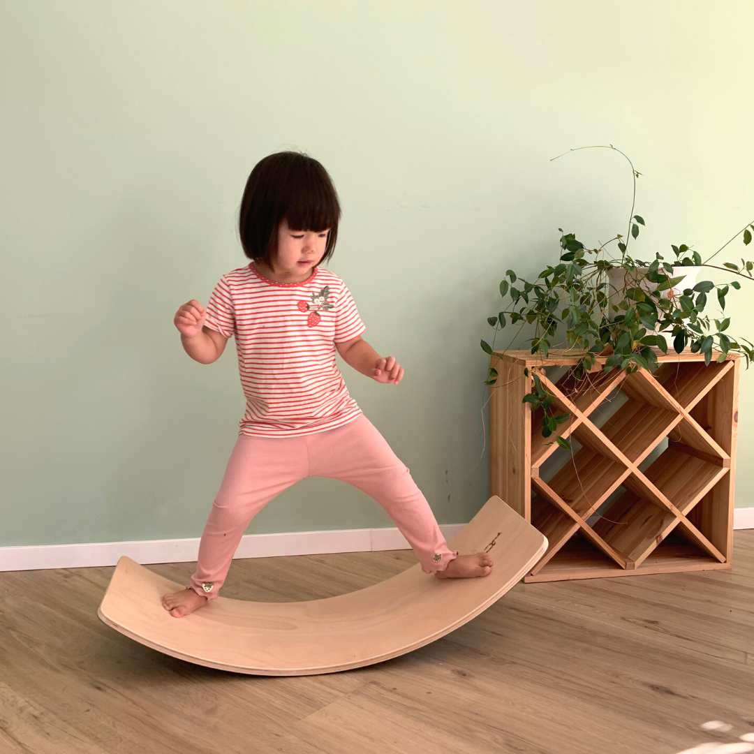 Balance Board/Wackelbrett &quot;WIGGO+&quot;  mit Fingerschutz in 4 Farben ohne Lackierung